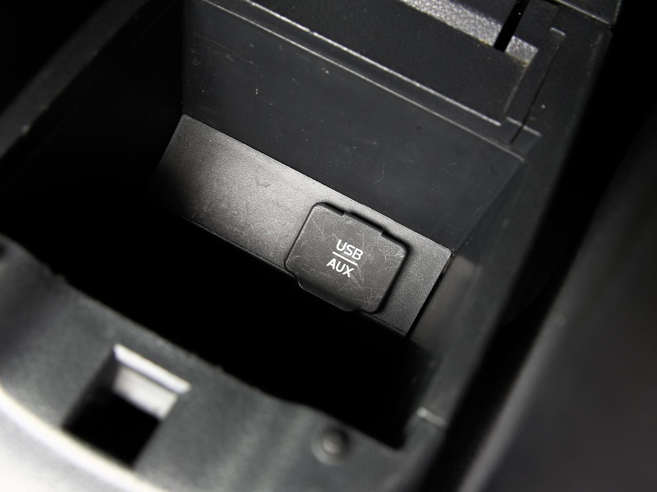 Nissan Sentra SR Sedan 2016