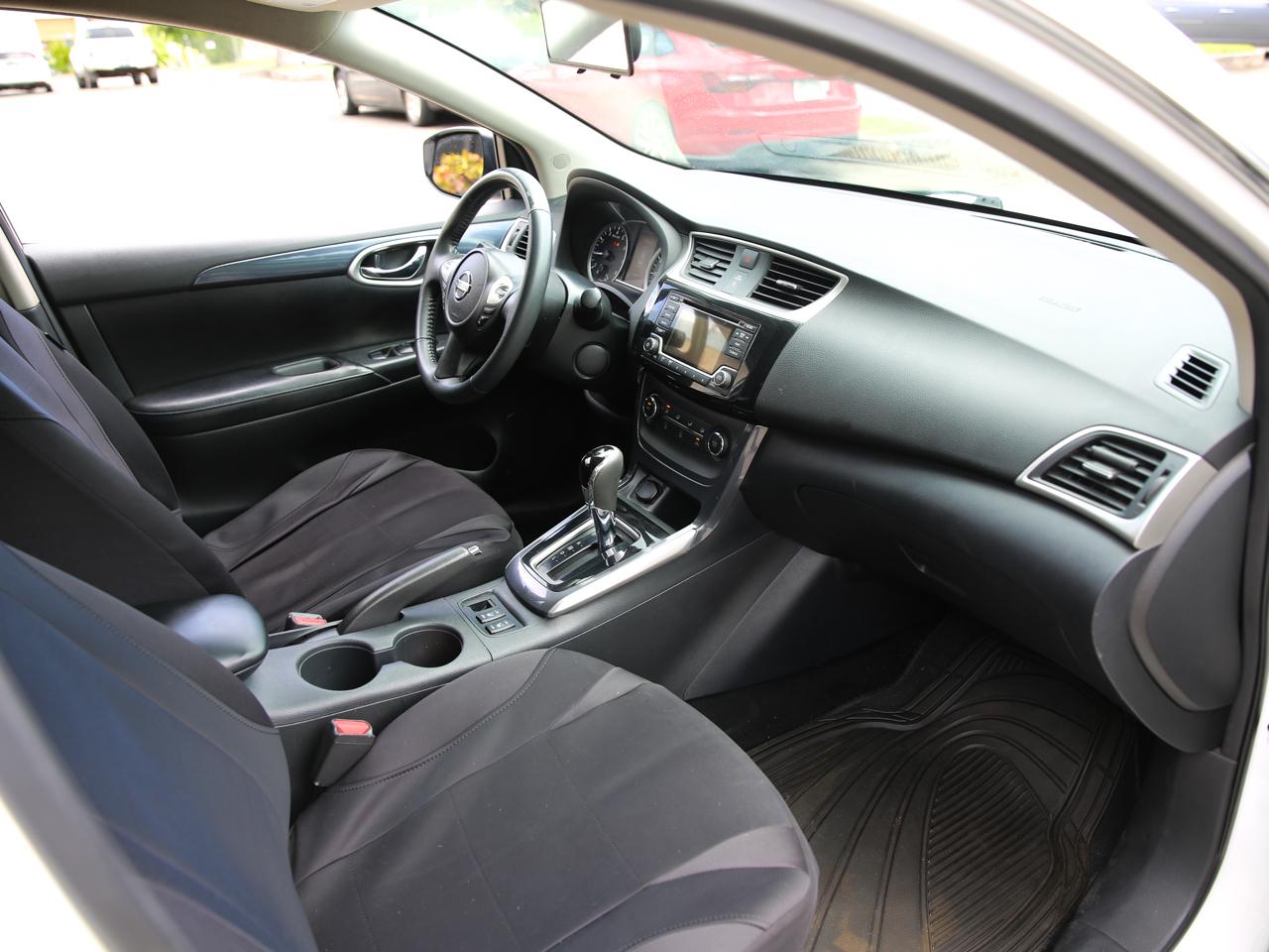 Nissan Sentra SR Sedan 2016