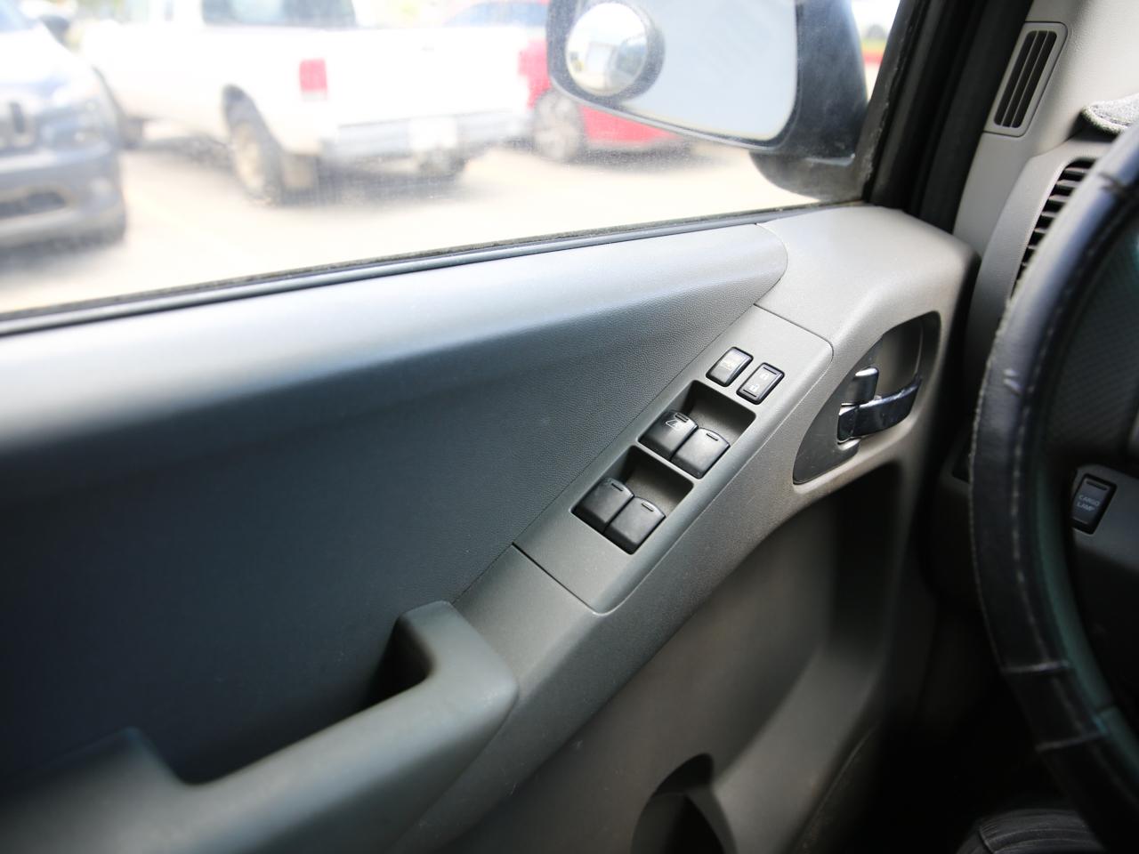 Nissan Frontier  2012
