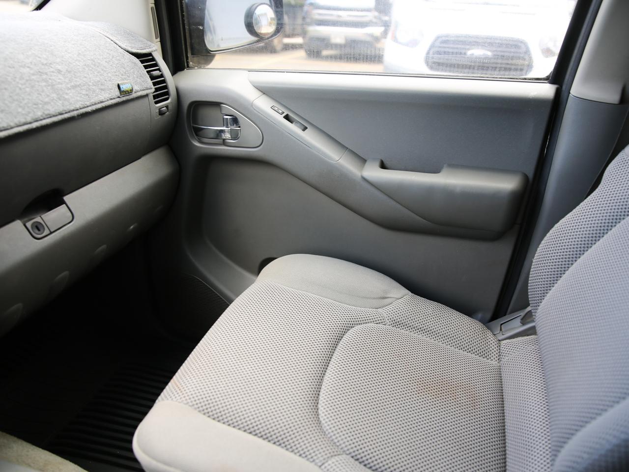 Nissan Frontier  2012