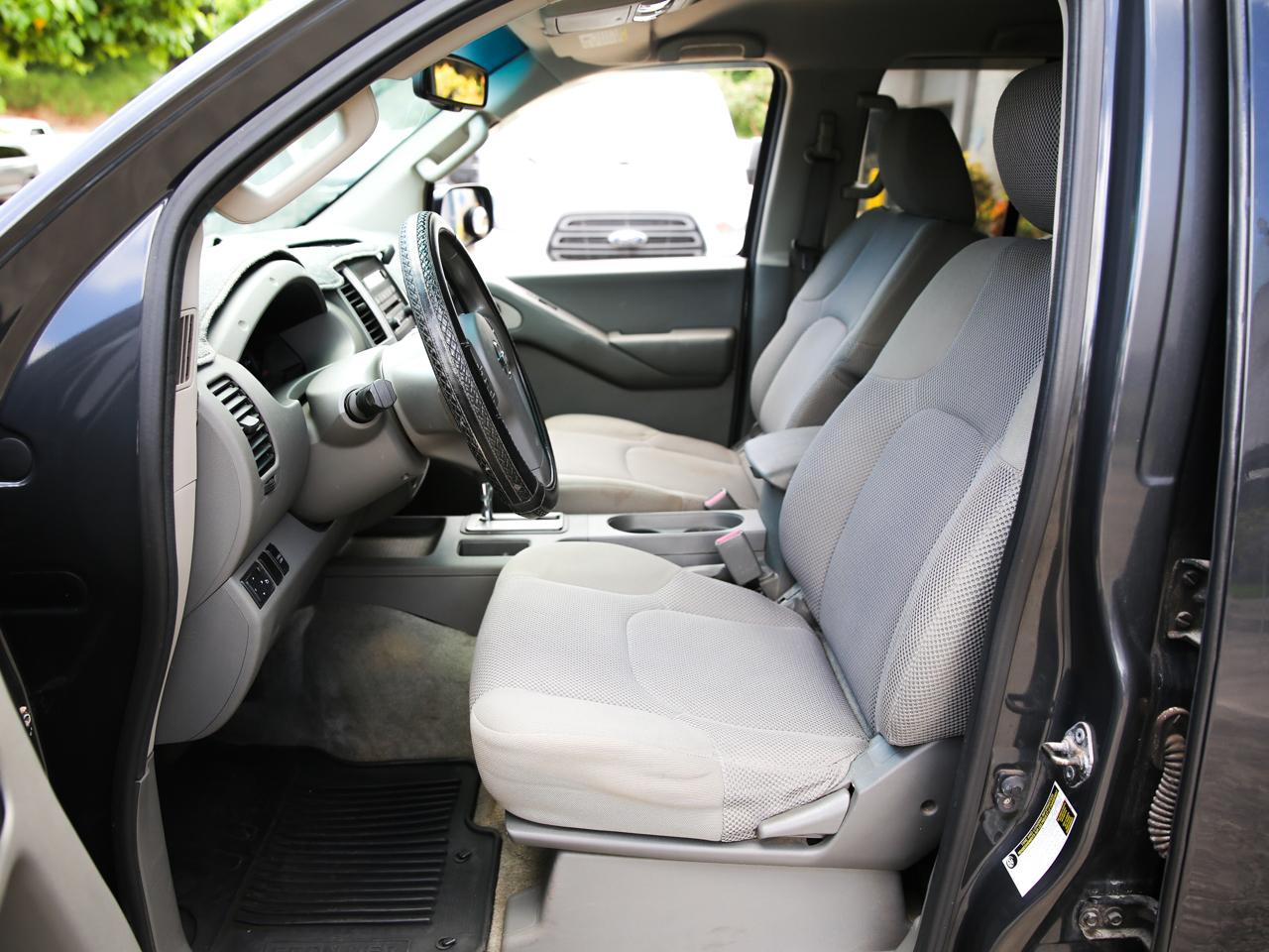 Nissan Frontier  2012