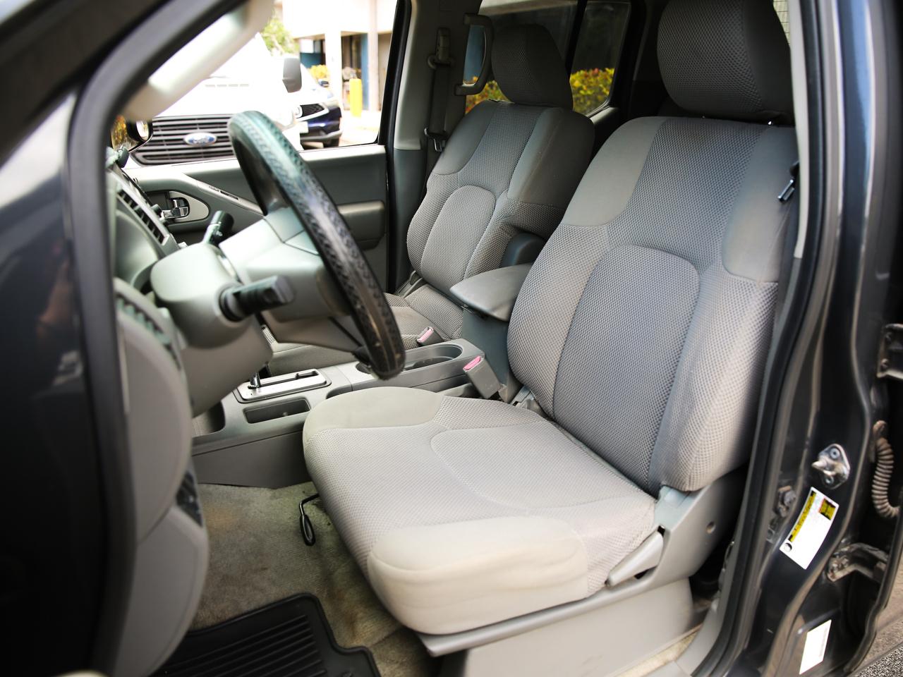 Nissan Frontier  2012