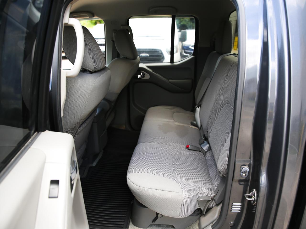 Nissan Frontier  2012
