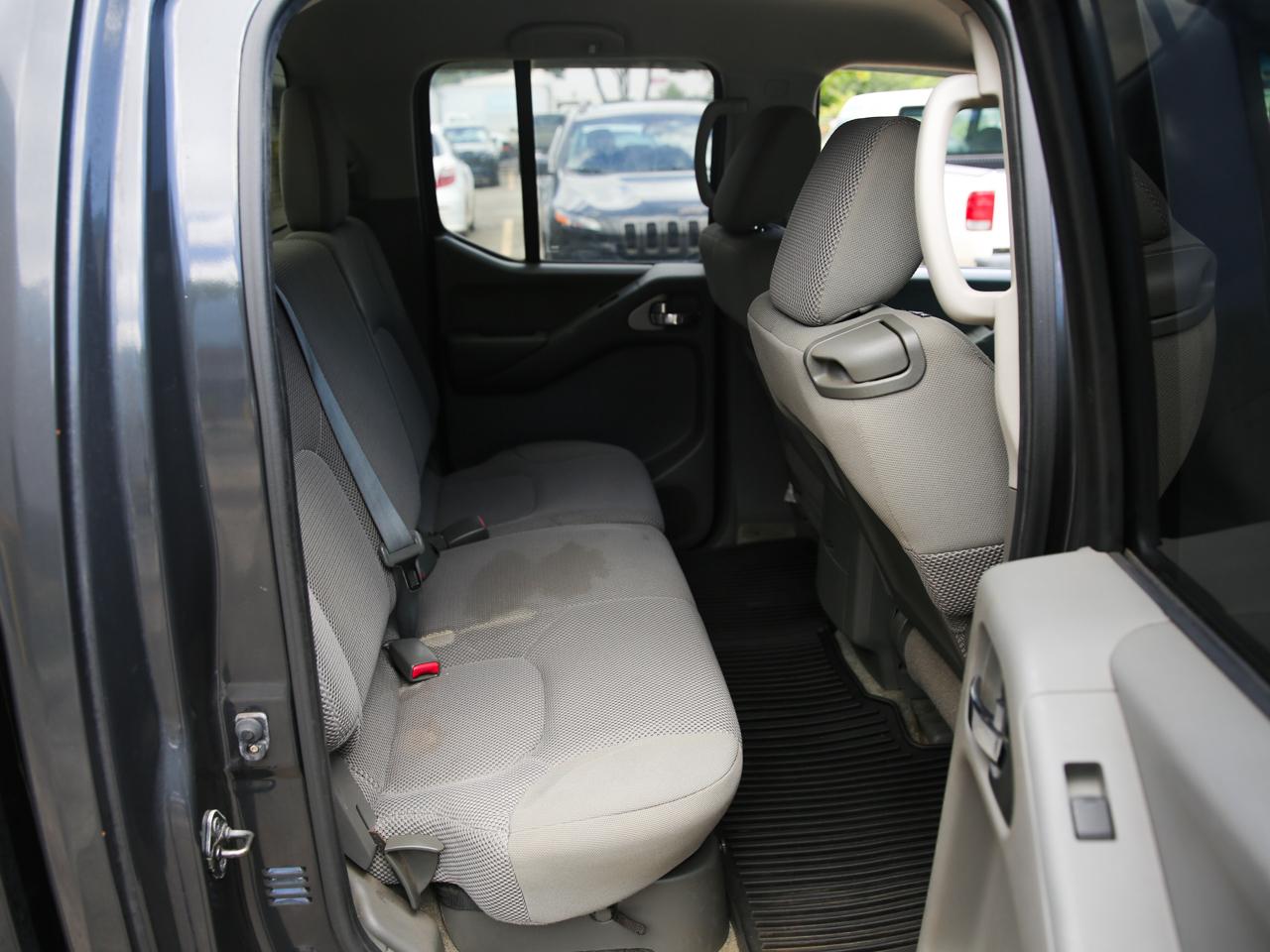 Nissan Frontier  2012