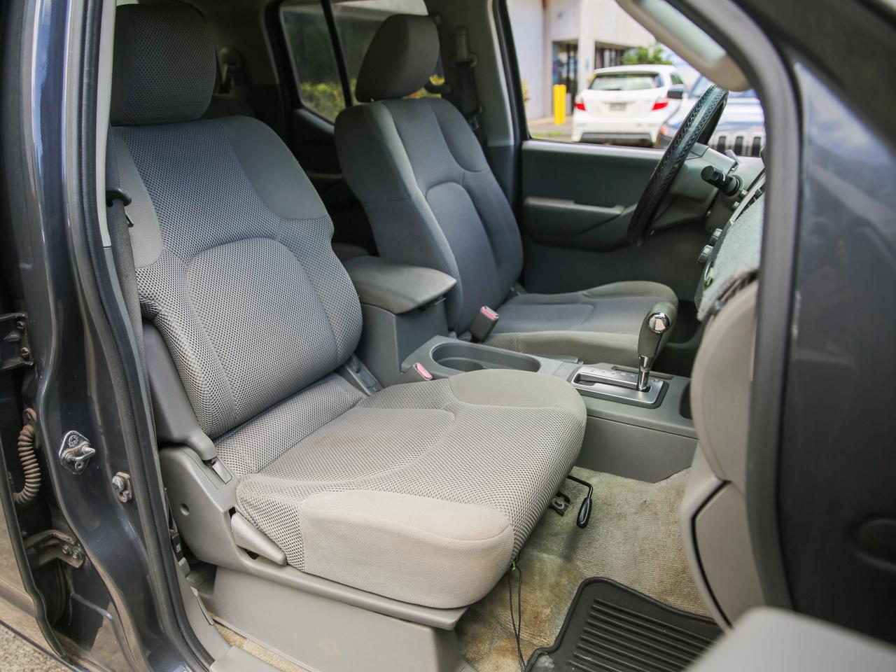 Nissan Frontier  2012