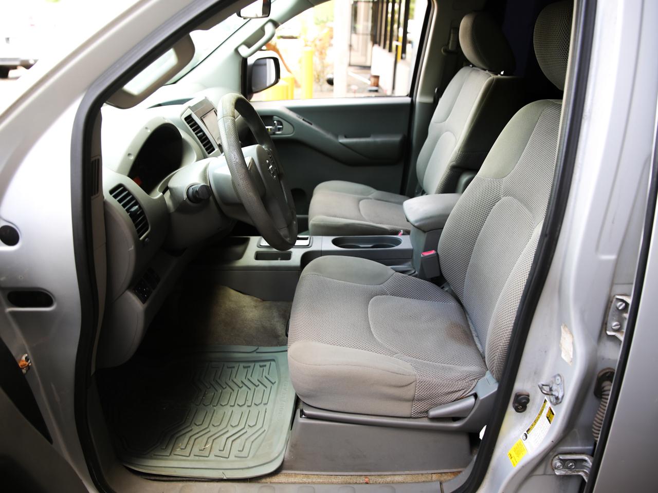Nissan Frontier  2012
