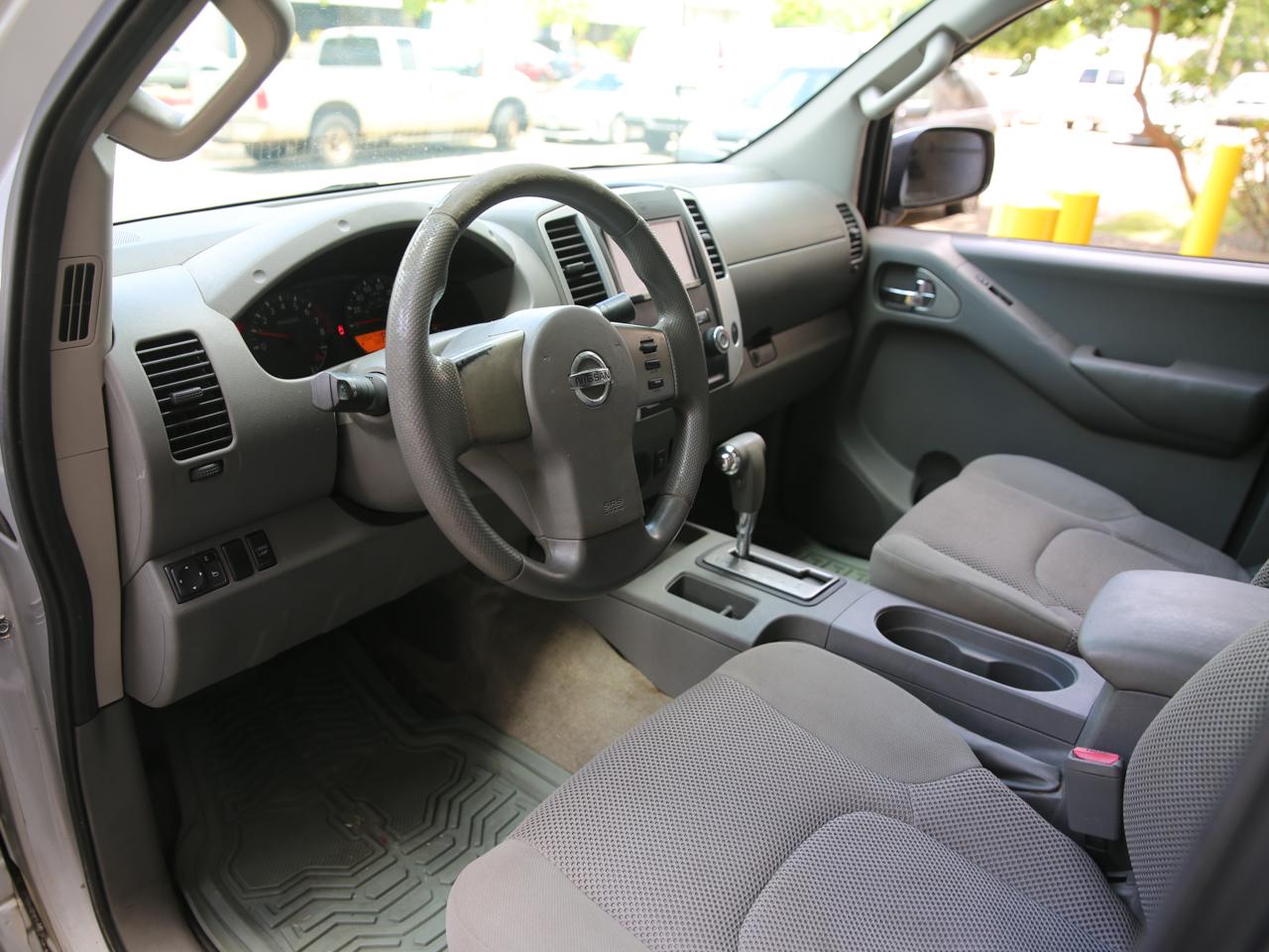 Nissan Frontier  2012