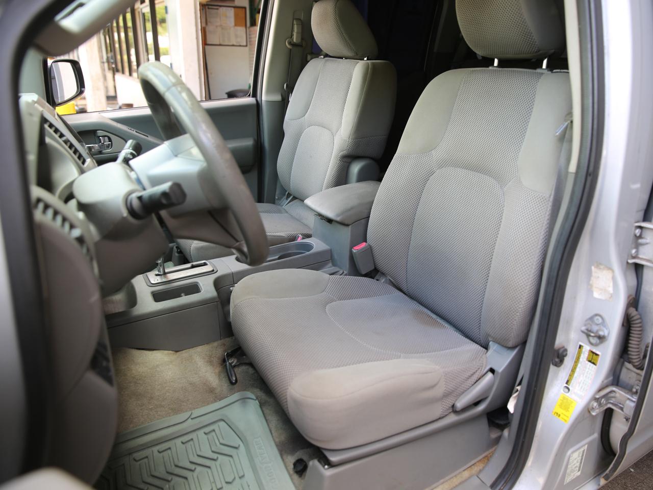 Nissan Frontier  2012