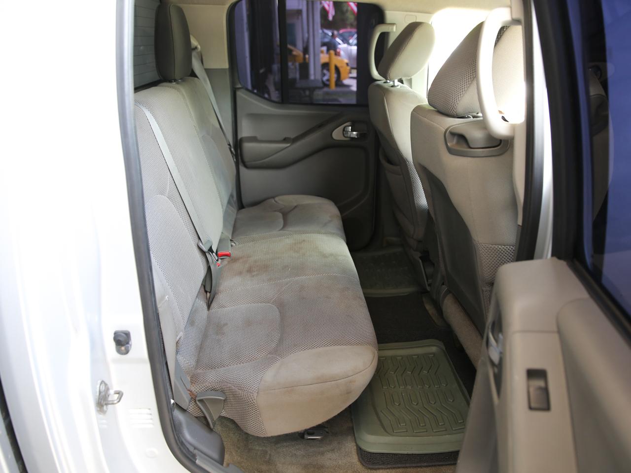 Nissan Frontier  2012