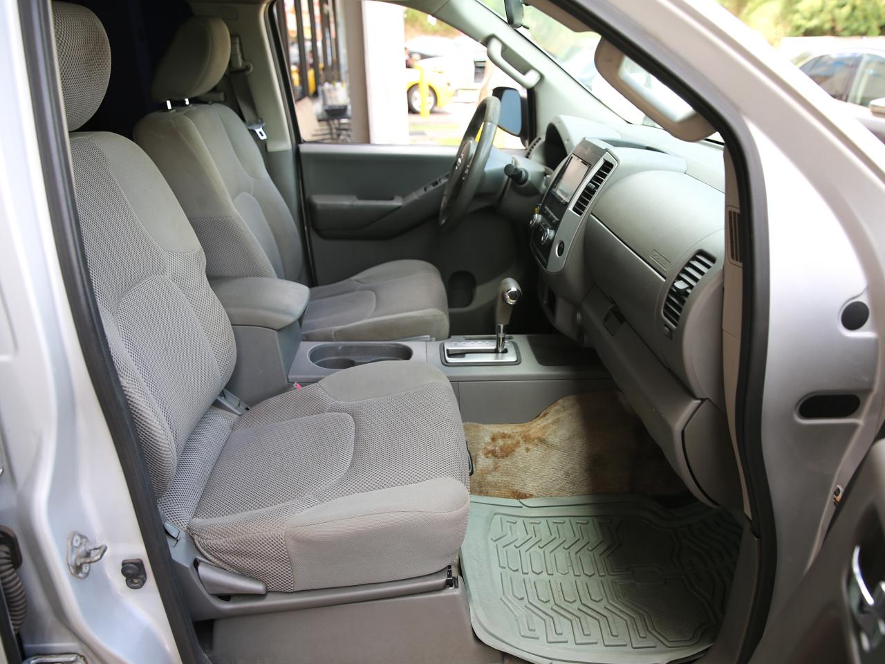 Nissan Frontier  2012