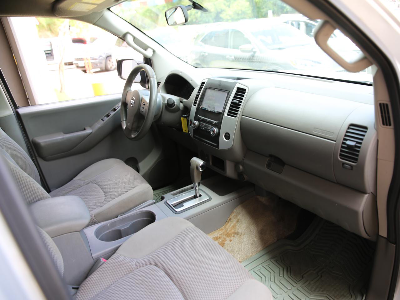 Nissan Frontier  2012