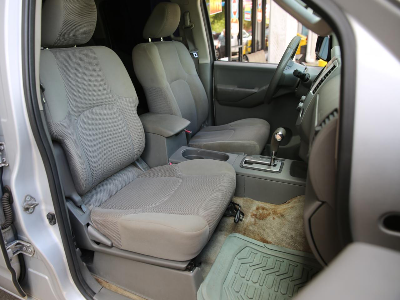 Nissan Frontier  2012