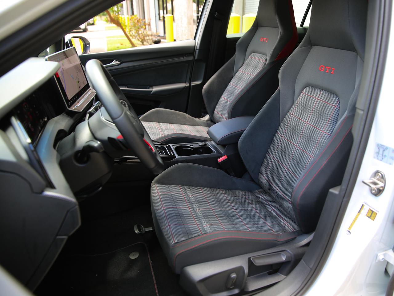 Volkswagen Golf GTI  2025