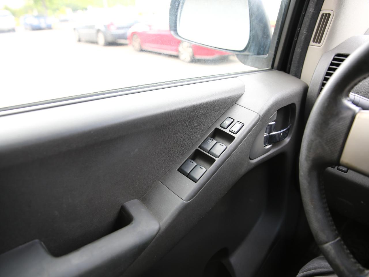 Nissan Frontier Nismo Crew Cab 4WD 2008