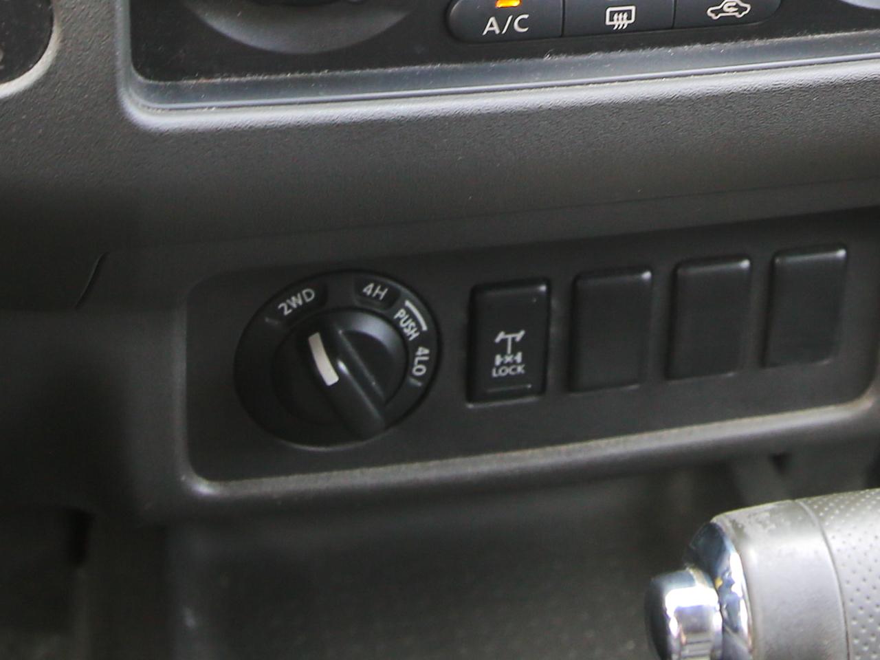 Nissan Frontier Nismo Crew Cab 4WD 2008
