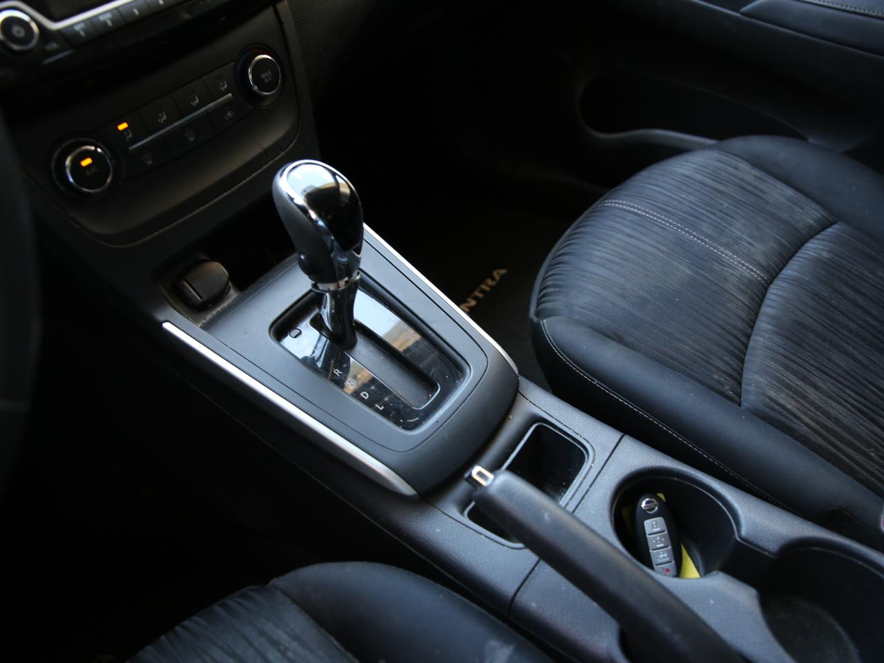 Nissan Sentra SV Sedan 2016