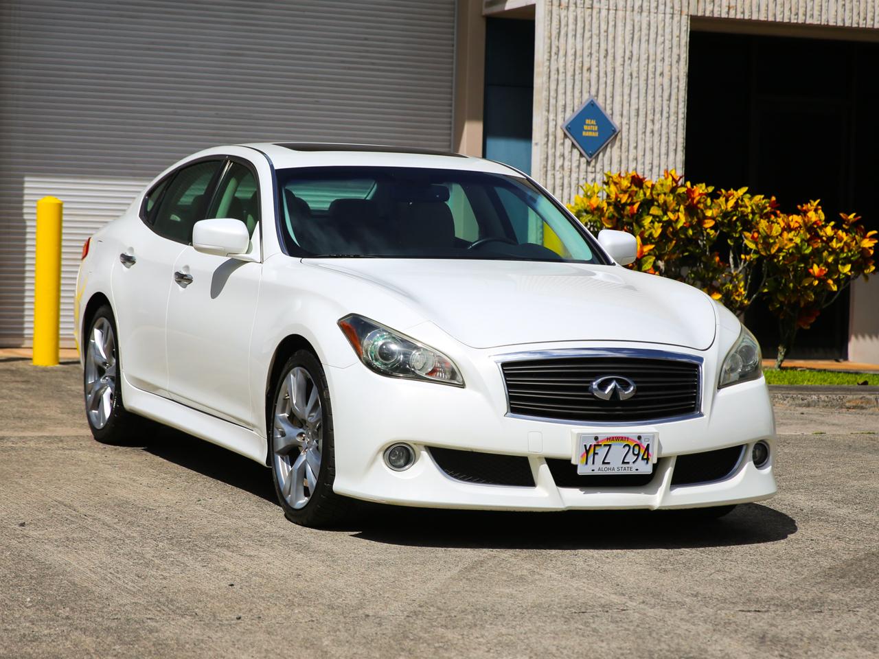 2011 Infiniti M56 Sport Sedan