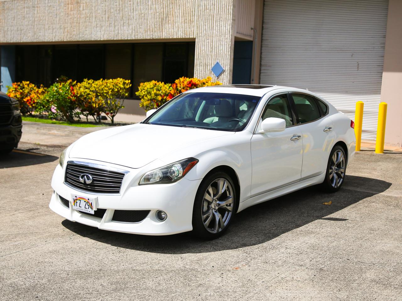 Infiniti M56  2011
