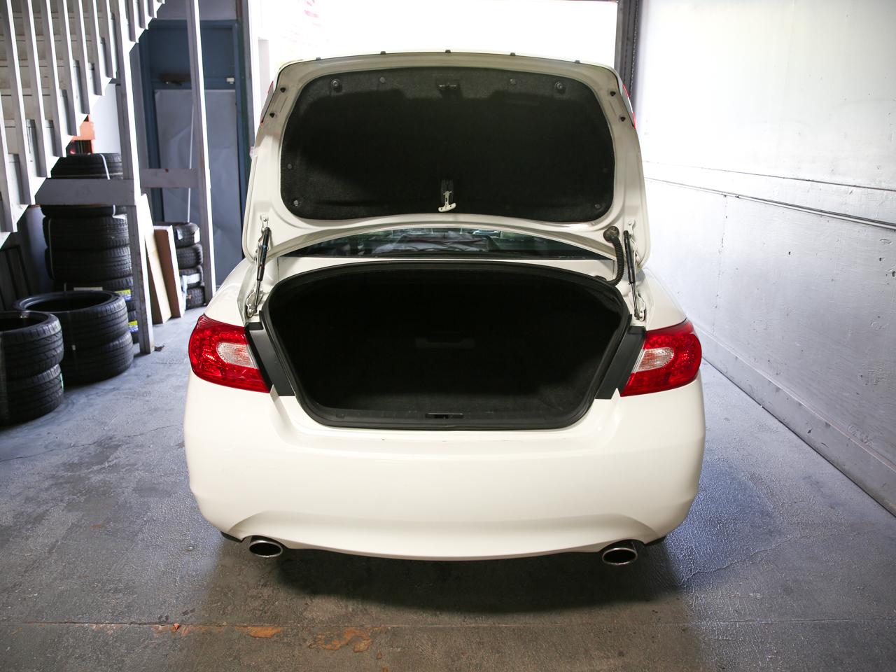 Infiniti M56  2011