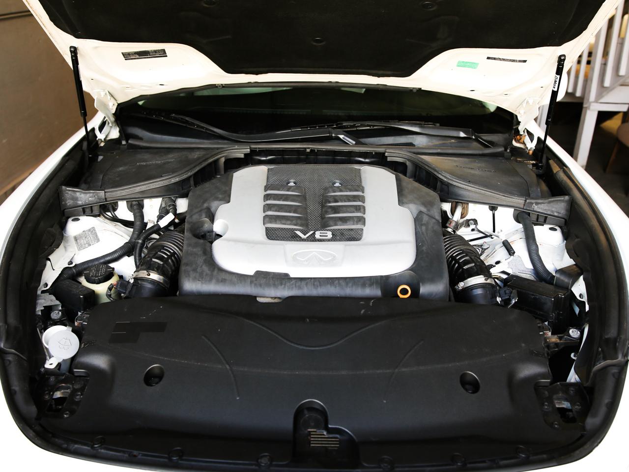 Infiniti M56  2011