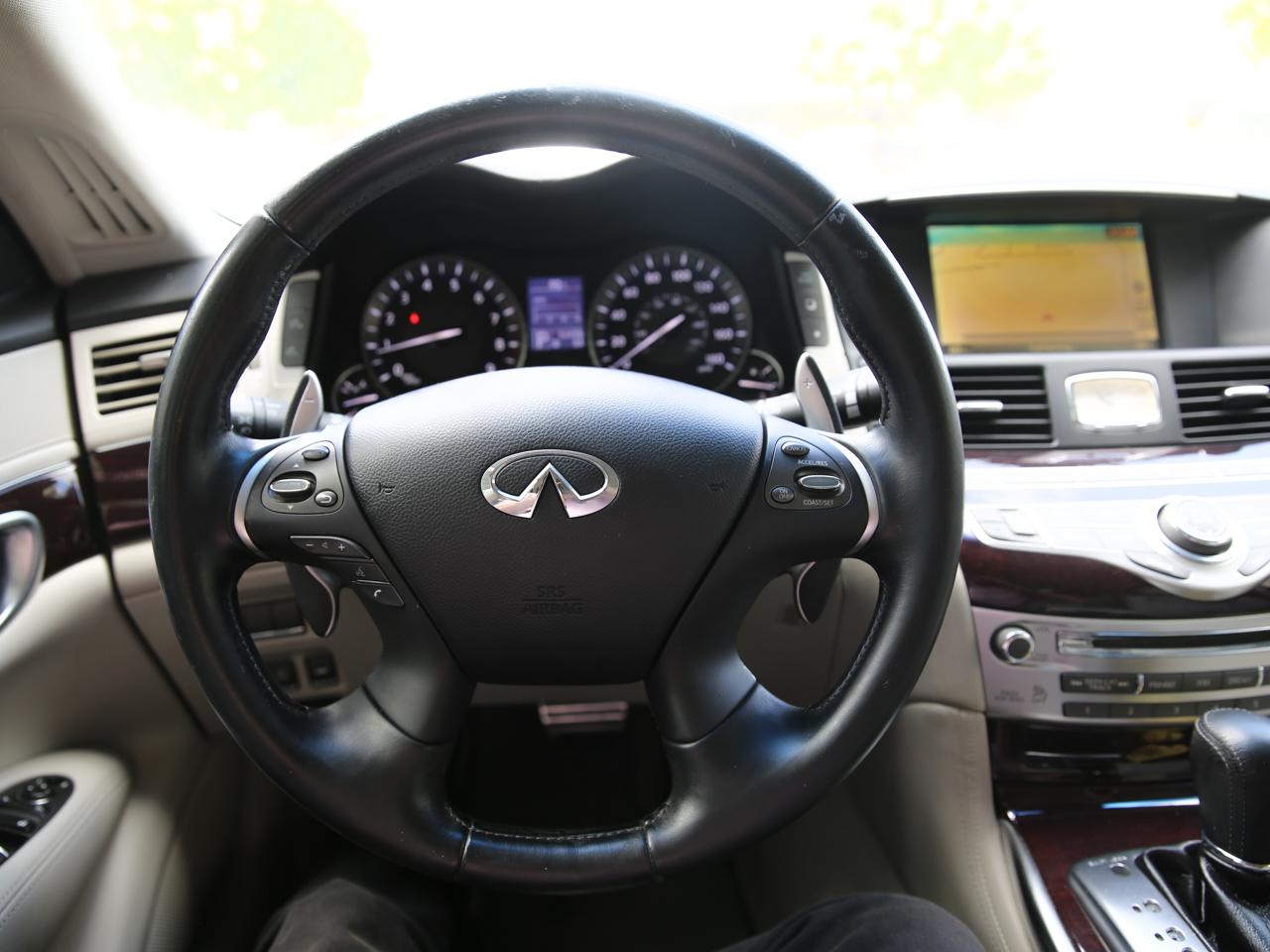 Infiniti M56  2011