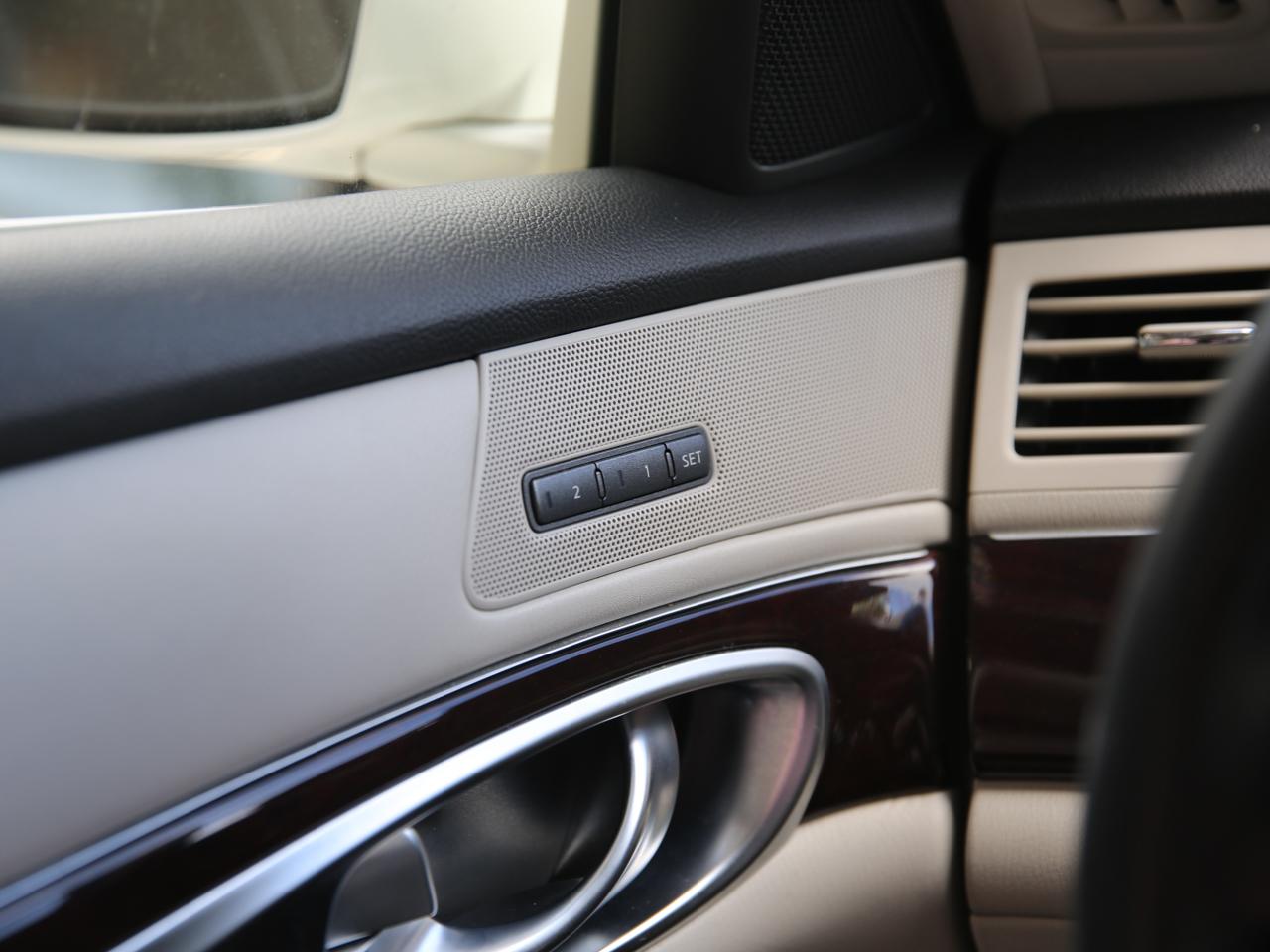 Infiniti M56  2011