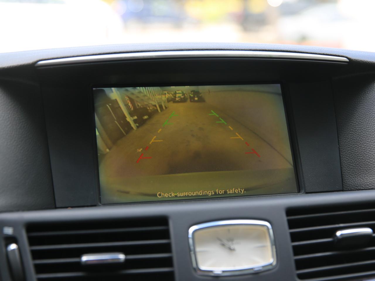 Infiniti M56  2011
