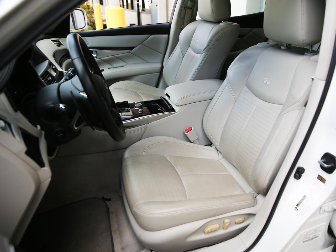 Infiniti M56  2011