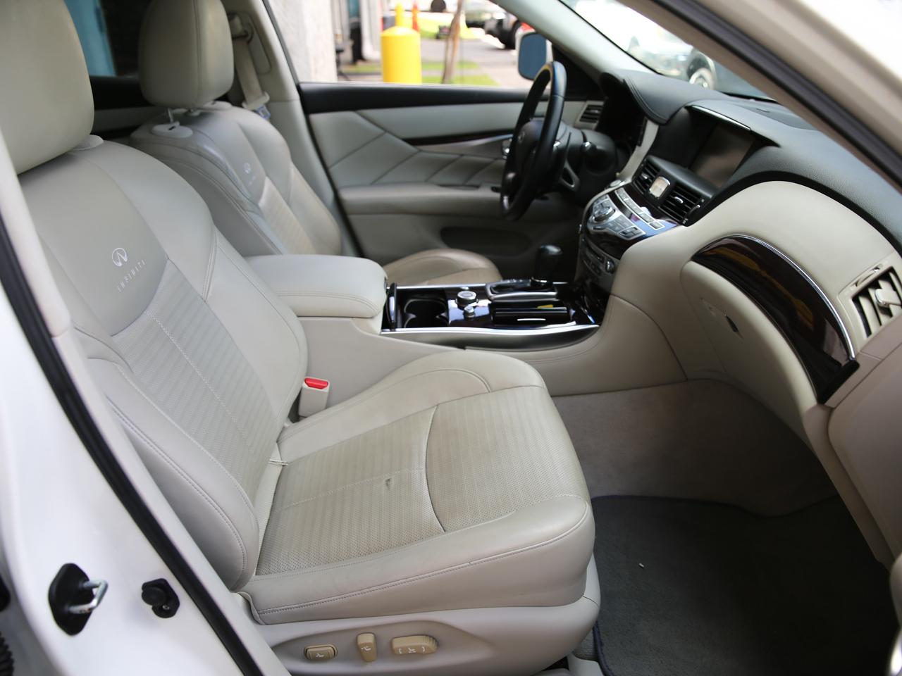 Infiniti M56  2011