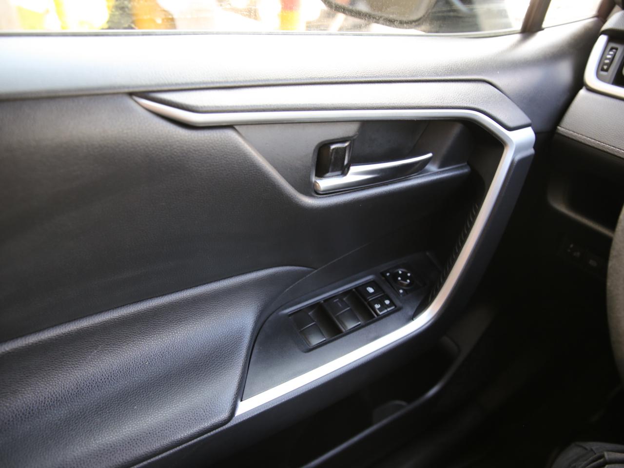 Toyota RAV4 XLE 2021