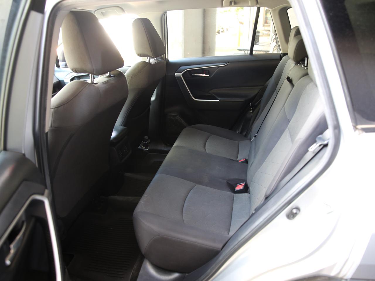 Toyota RAV4 XLE 2021