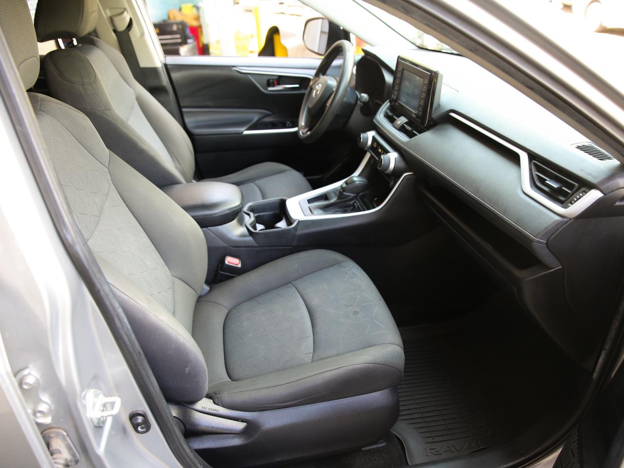 Toyota RAV4 XLE 2021