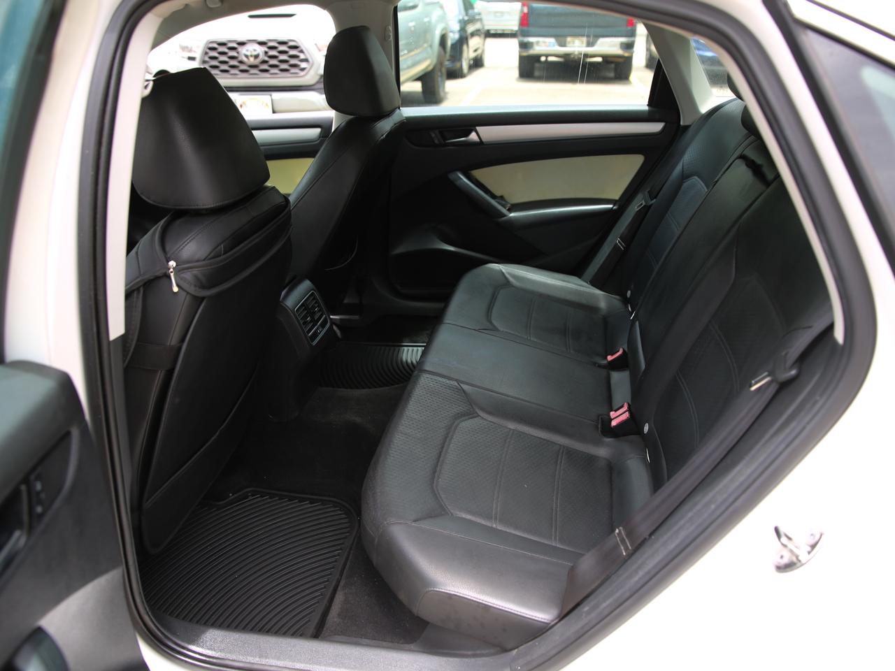 Volkswagen Passat  2013
