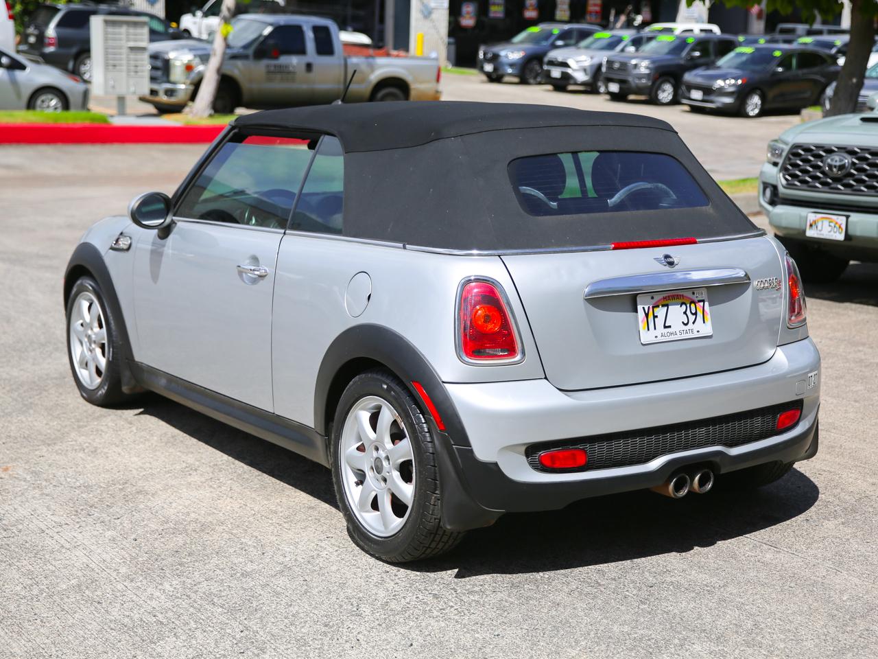 MINI Cooper Convertible  2010