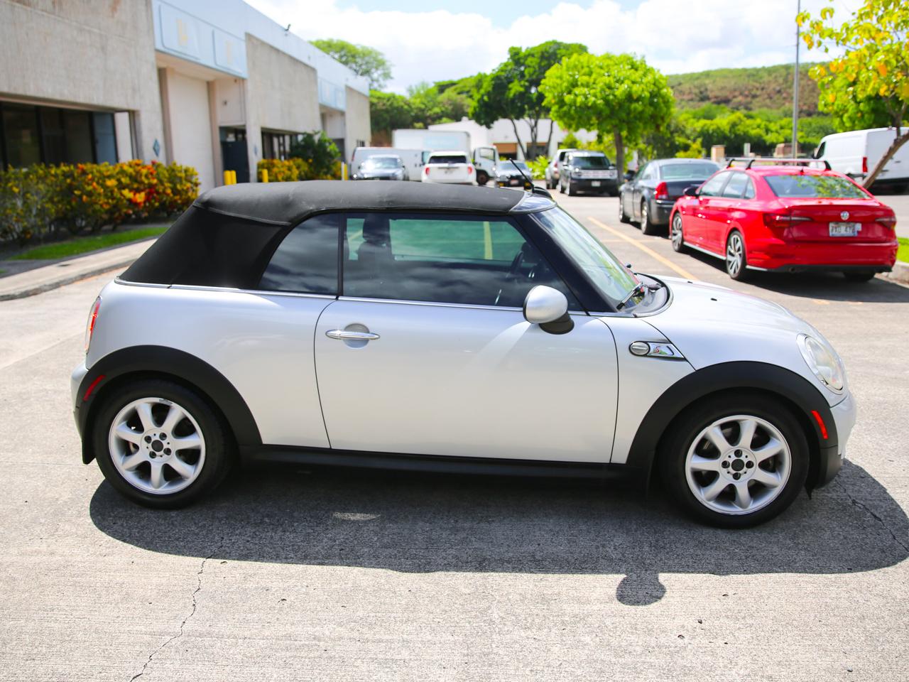 MINI Cooper Convertible  2010