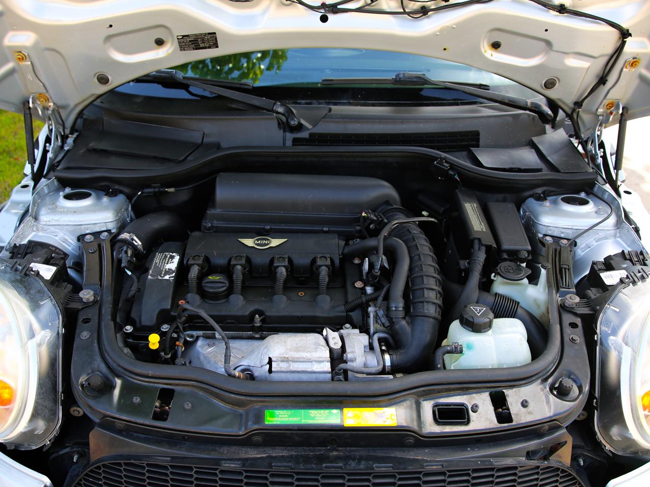 MINI Cooper Convertible  2010
