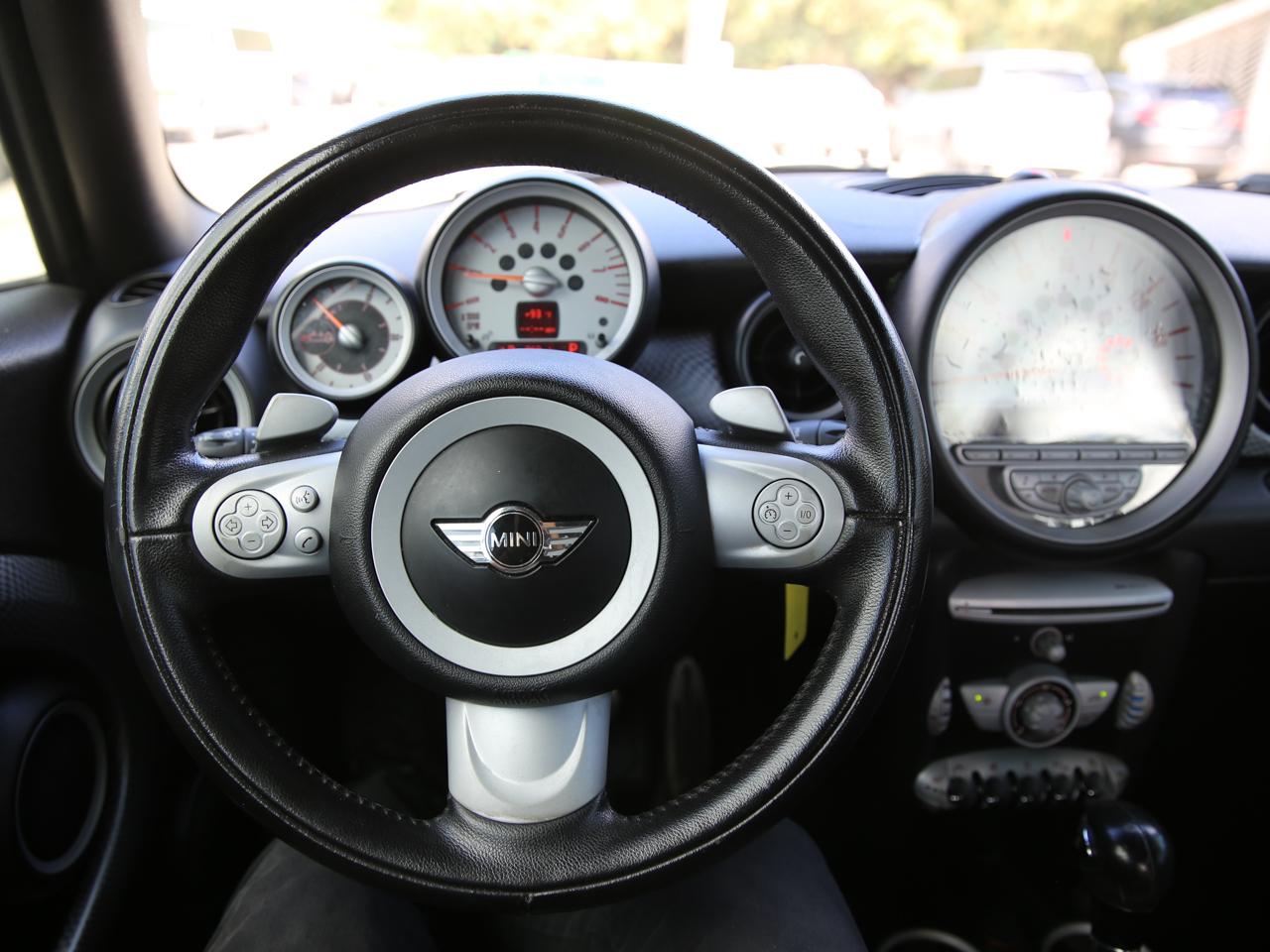 MINI Cooper Convertible  2010