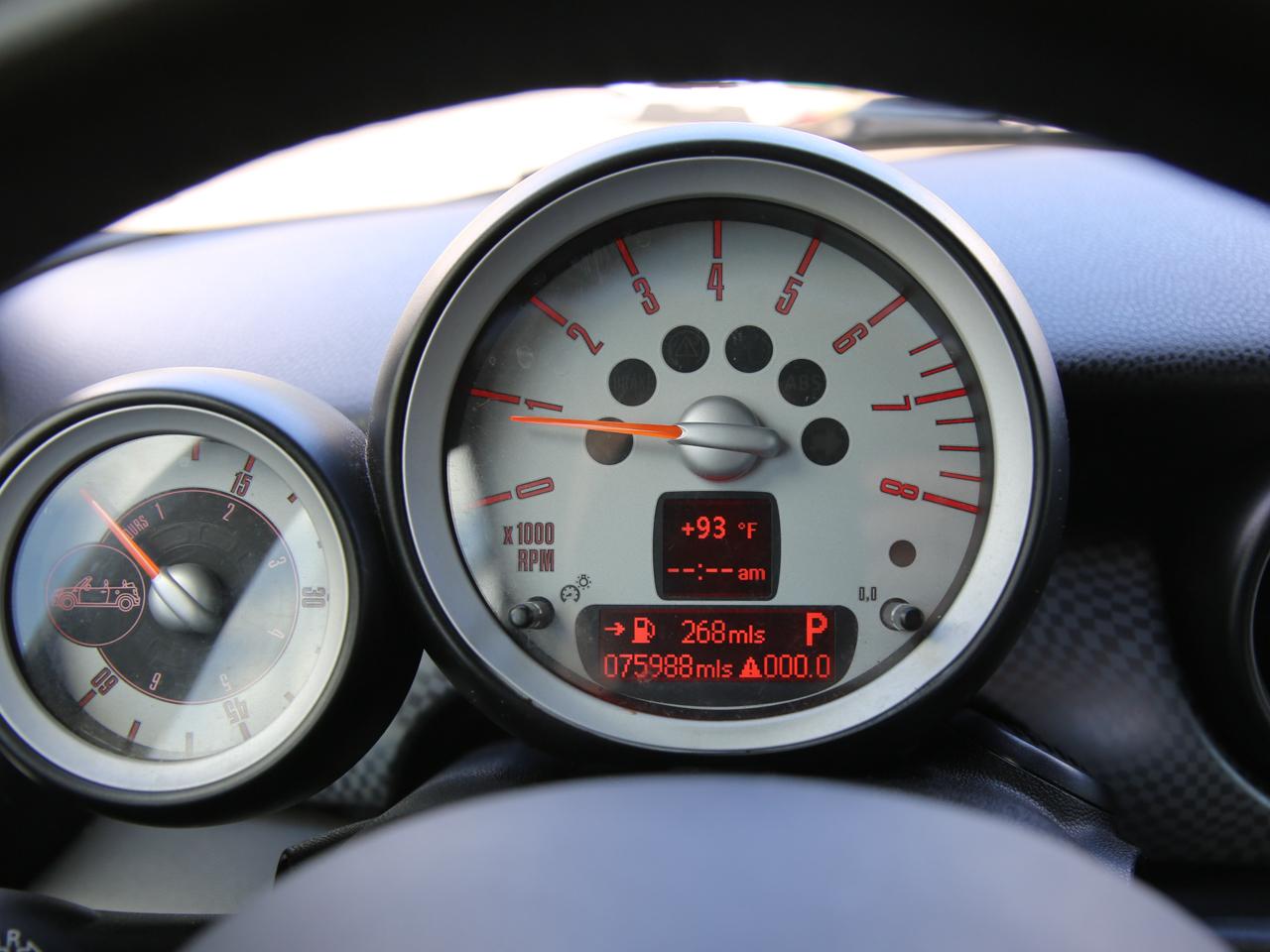 MINI Cooper Convertible  2010