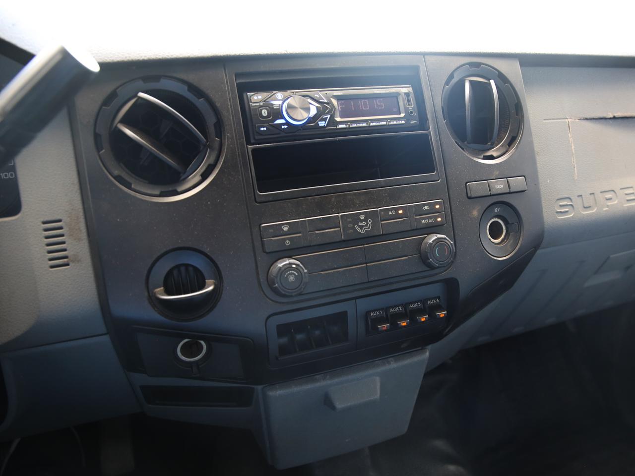 Ford Super Duty F-350 DRW  2012