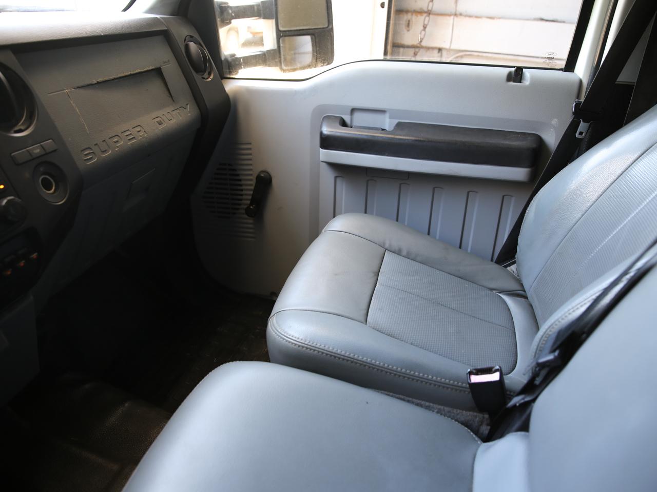 Ford Super Duty F-350 DRW  2012