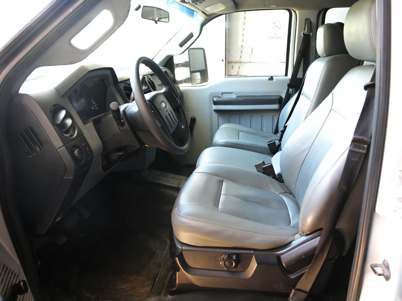 Ford Super Duty F-350 DRW  2012