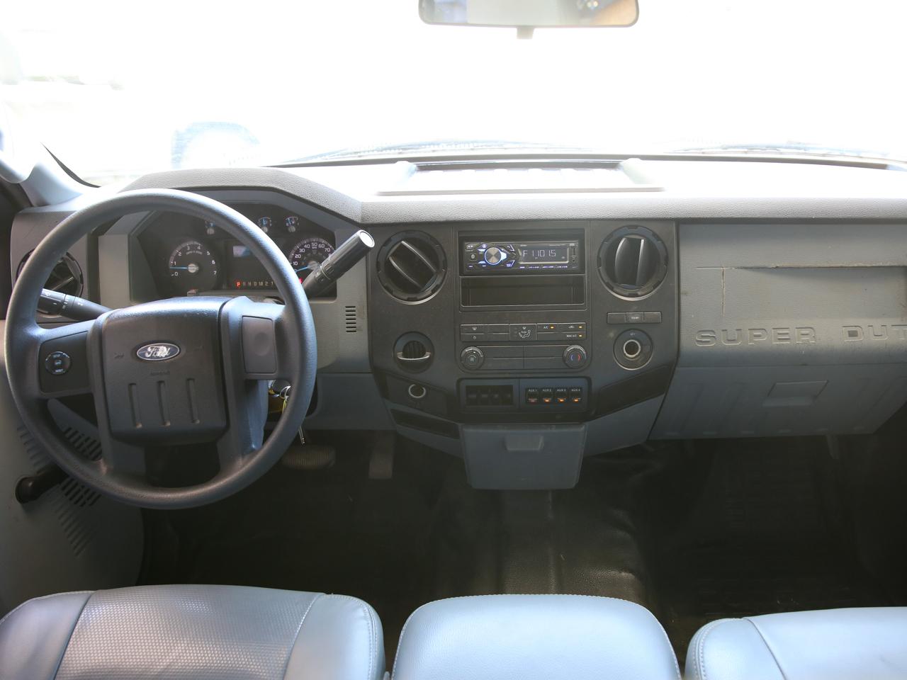 Ford Super Duty F-350 DRW  2012