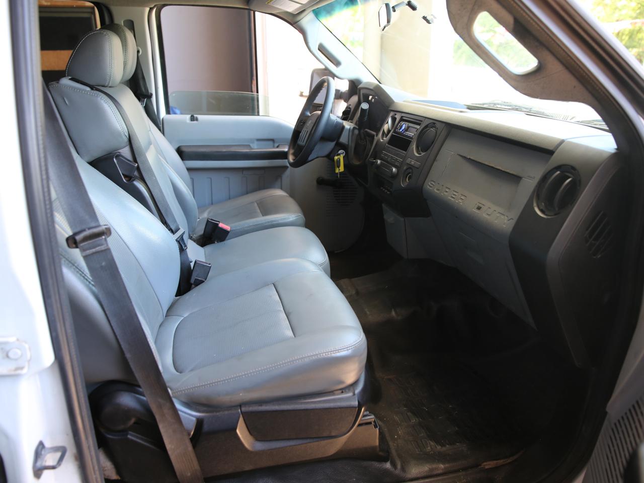 Ford Super Duty F-350 DRW  2012
