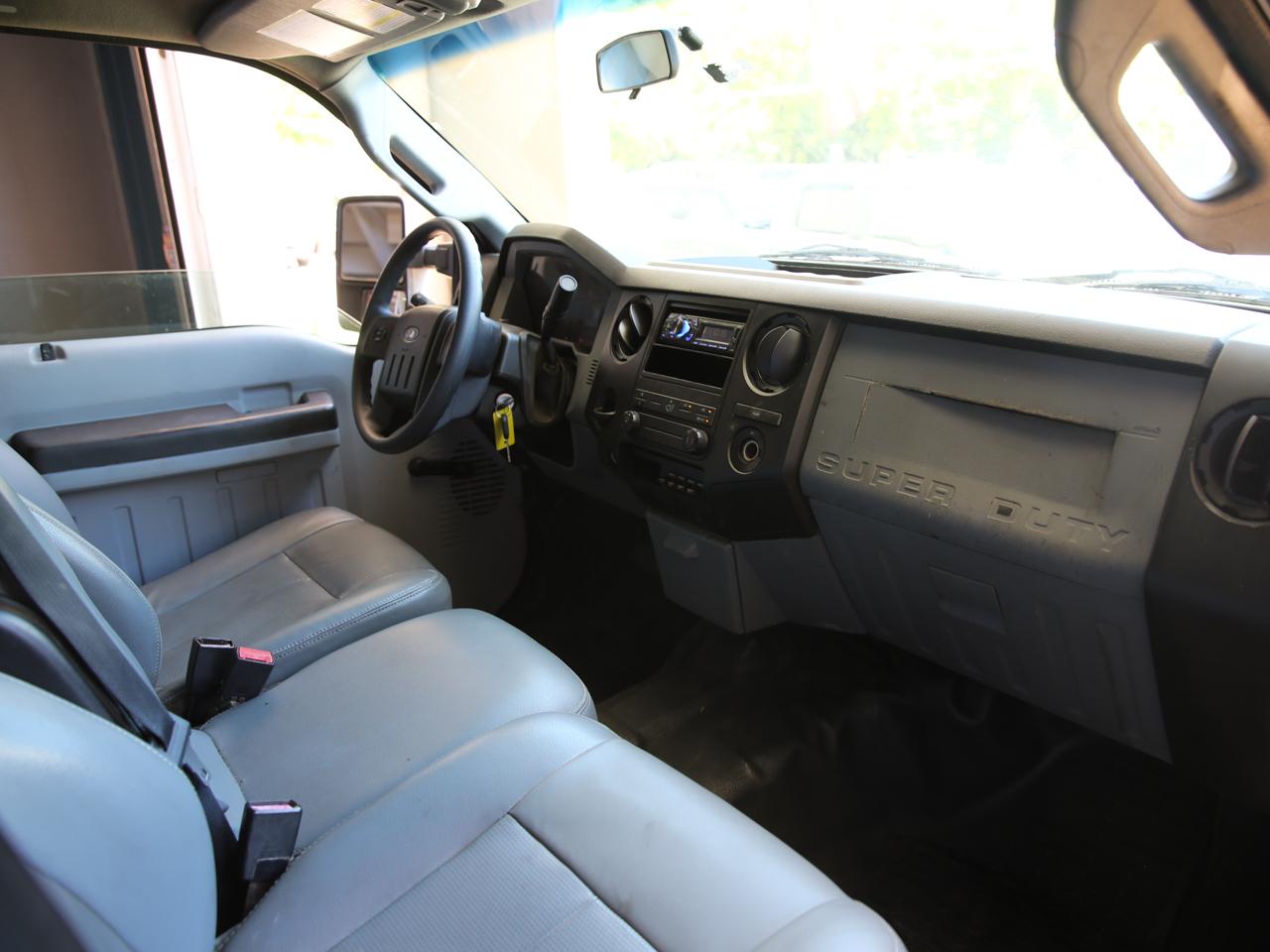 Ford Super Duty F-350 DRW  2012