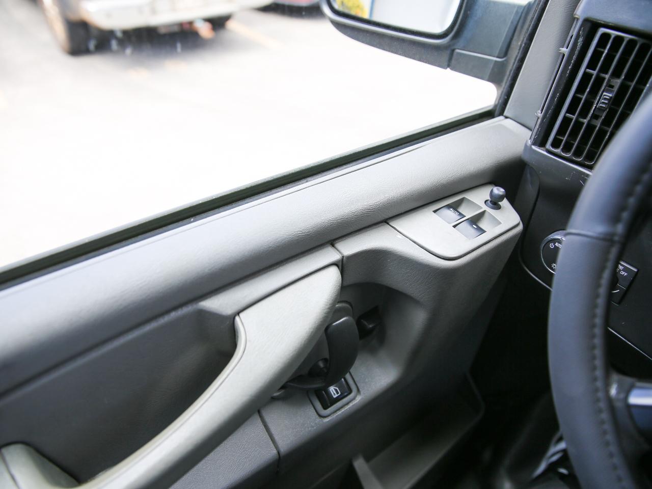 GMC Savana Passenger  2015