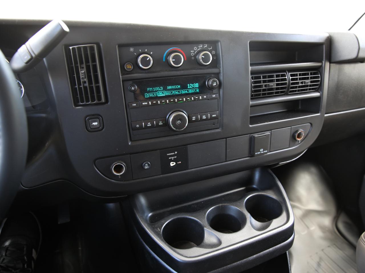 GMC Savana Passenger  2015