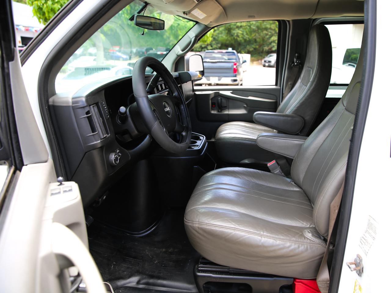 GMC Savana Passenger  2015