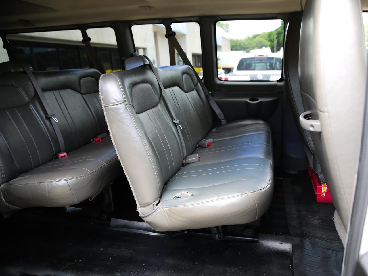 GMC Savana Passenger  2015