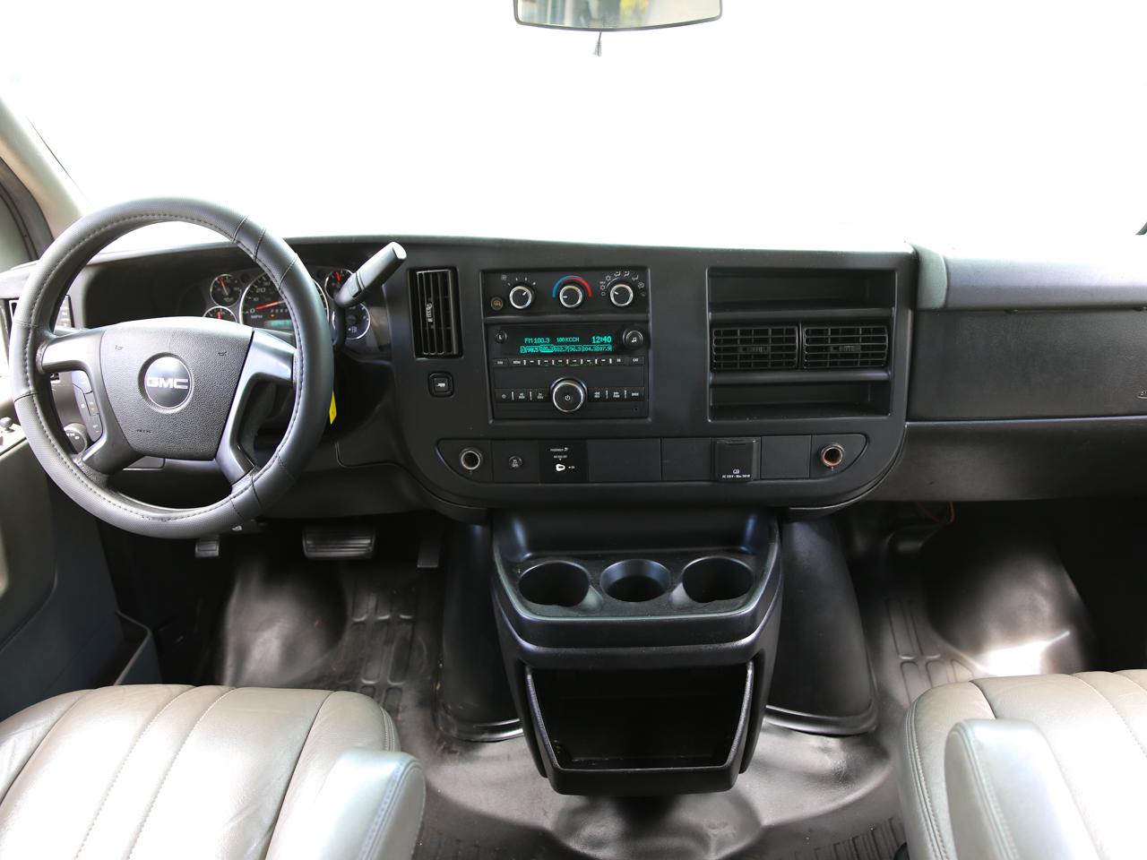 GMC Savana Passenger  2015