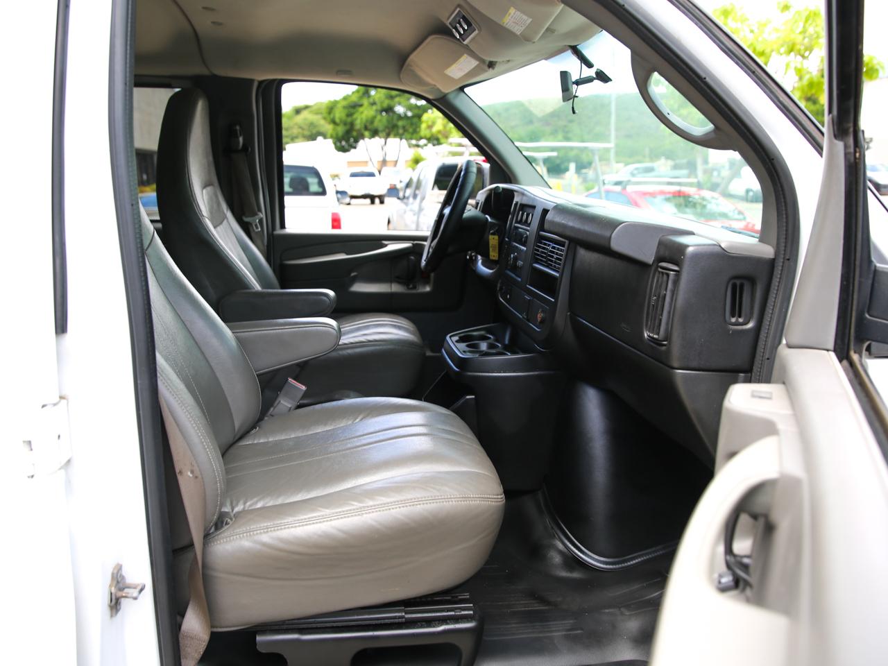 GMC Savana Passenger  2015